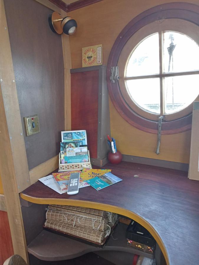 Hotel Bateau De Pirates Gruissan Esterno foto